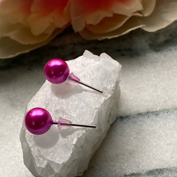 🎈Sale 🎈2 for $10 NWOT bright pink medium ball post earrings color boost 🌈🌈 - Picture 2 of 5